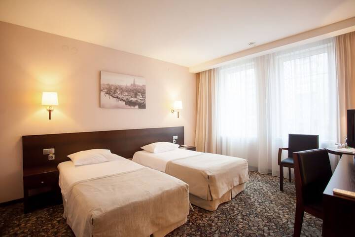 Room 10 of 91