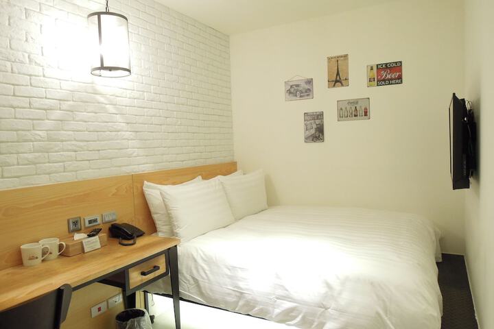 Room 21 of 37