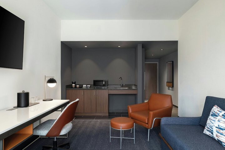 Room 13 of 39