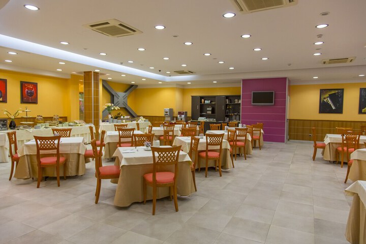 Food court