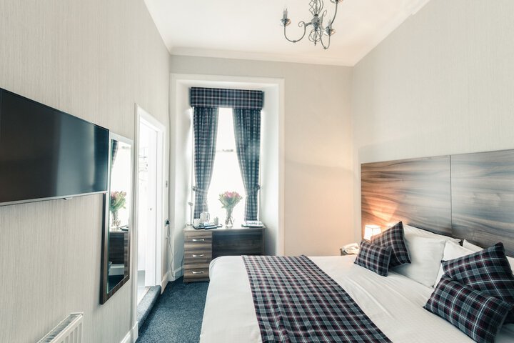 Room 3 of 56