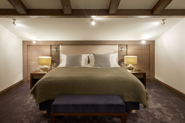 Room 14 of 146