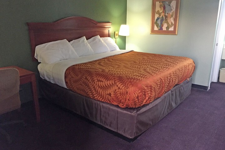 1 King Bed (3 of 3)