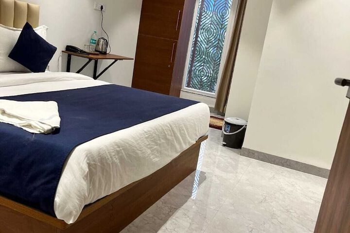 Room 7 of 20