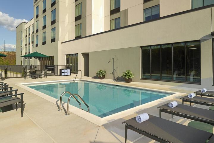 Pool 16 of 28