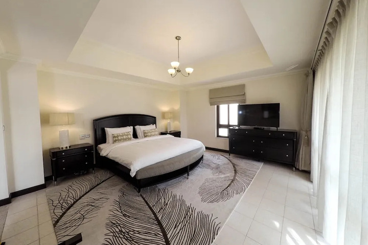 Room 2 of 25