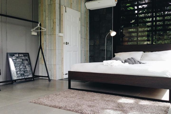 Room 4 of 21