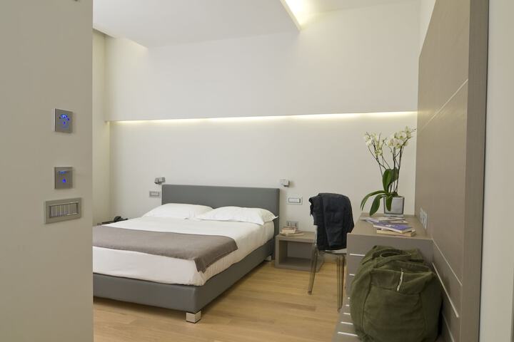 Room 4 of 35