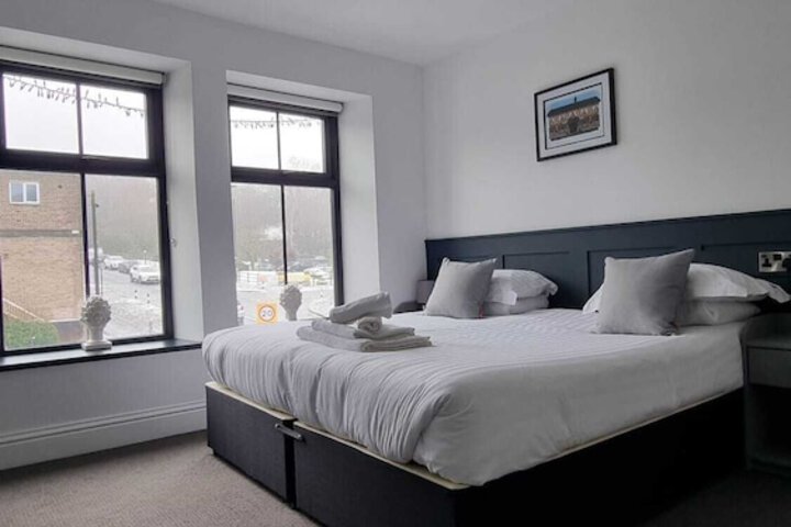 Room 10 of 25