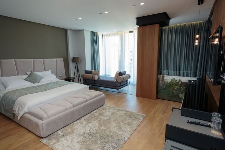 Room 15 of 107