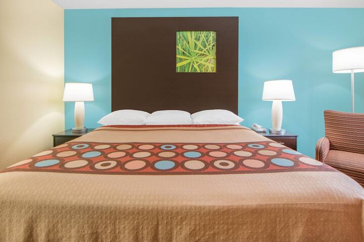 Room 14 of 22