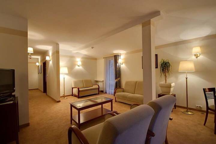 Room 16 of 41