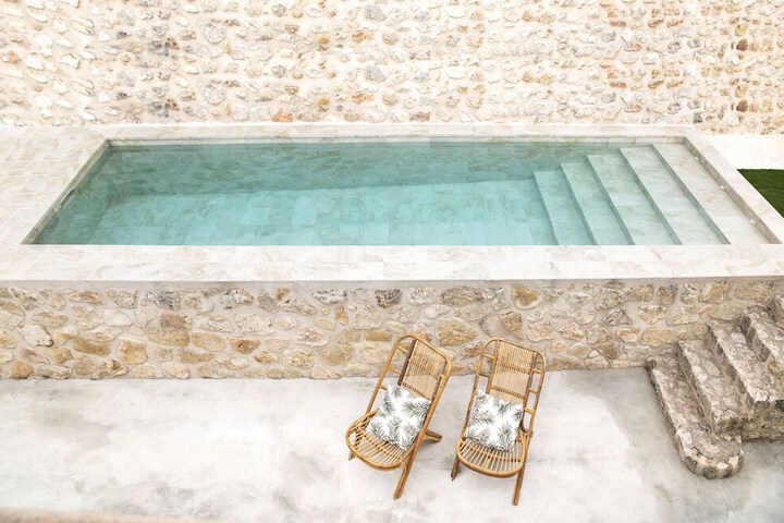 Pool 49 of 74