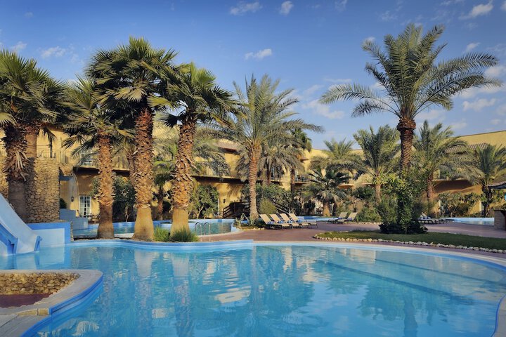 Hotel Pool