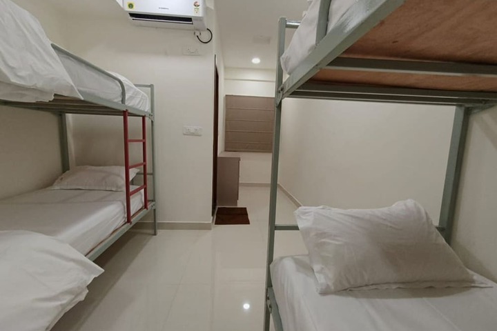 Room 16 of 25