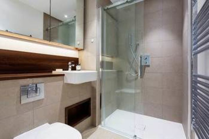 Room 2 of 20