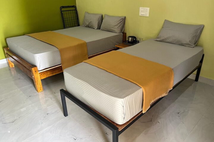 Room 6 of 6