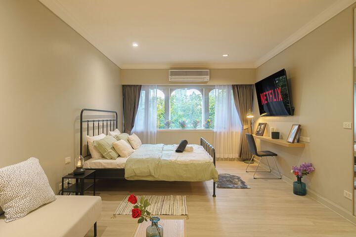 Room 32 of 57