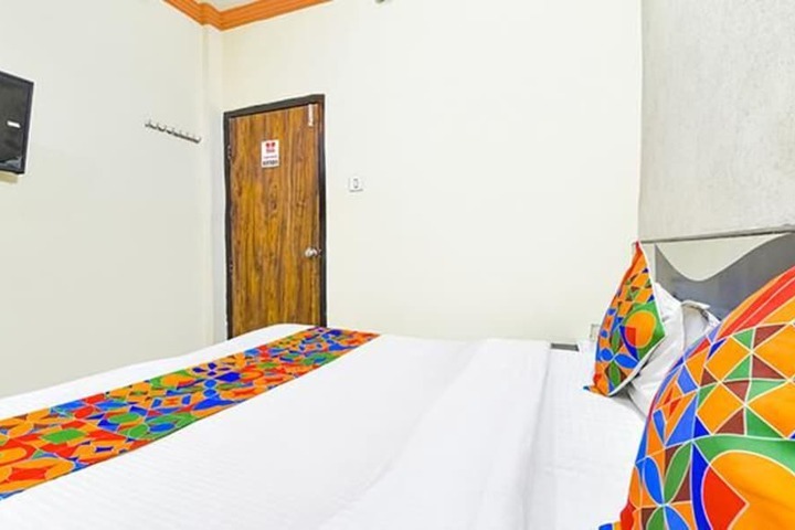 Room 14 of 32