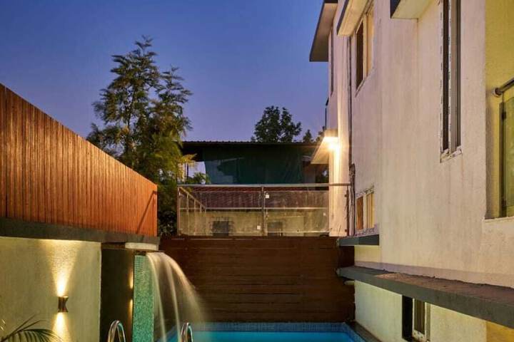 Pool 17 of 27