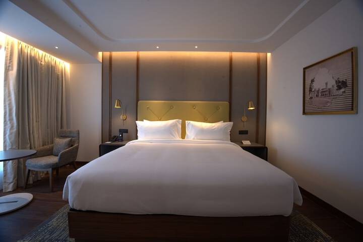 Room 4 of 38
