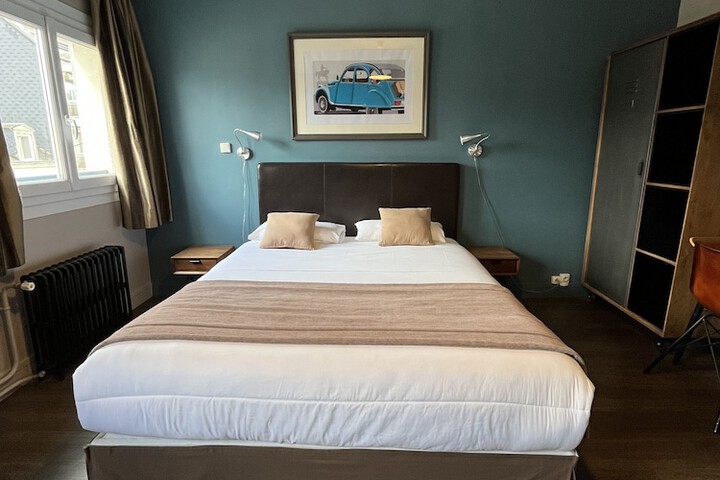 Room 25 of 90