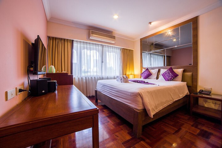 Room 19 of 34