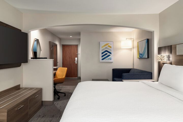 Room 29 of 77