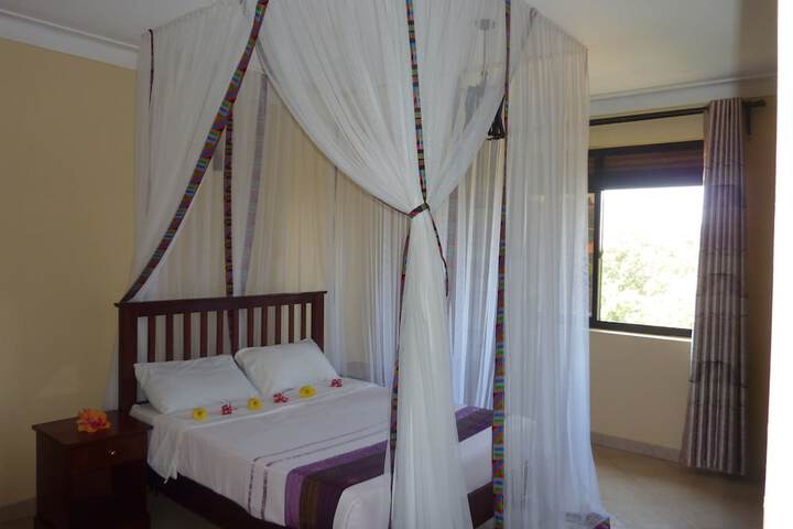 Room 5 of 48