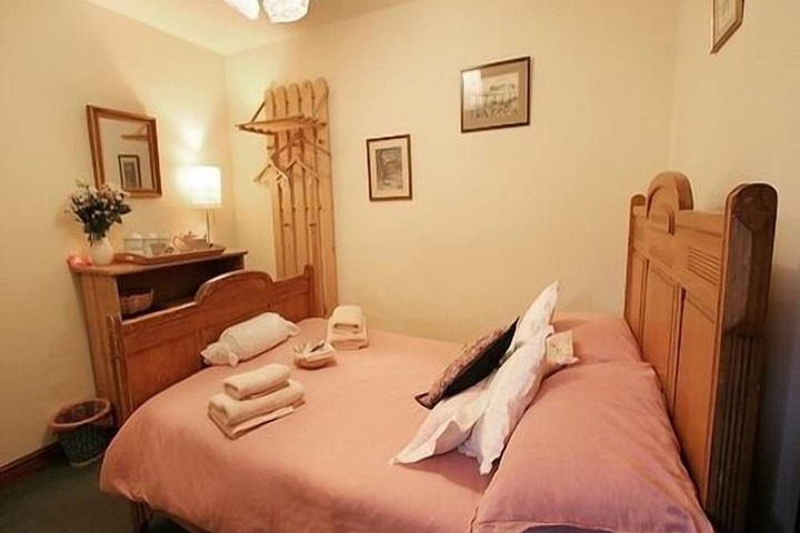 Room 2 of 61