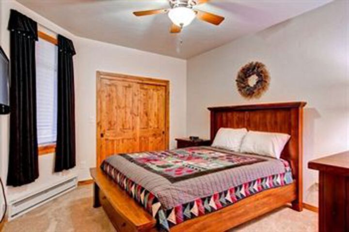 Room 15 of 34