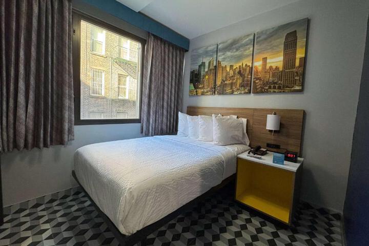 Double Bed Accessible (3 of 5)