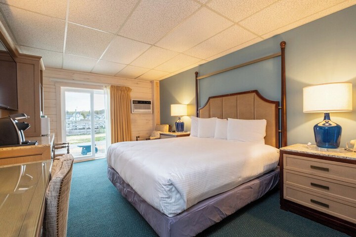 Room 32 of 134