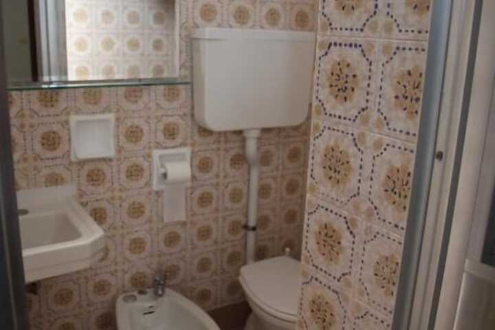 Room 19 of 53