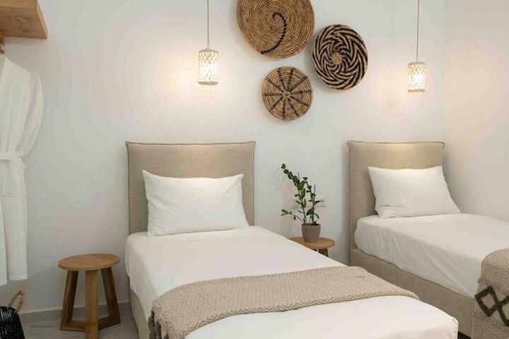 Room 43 of 150