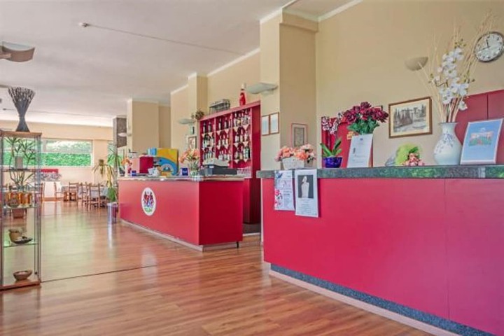 Concierge desk