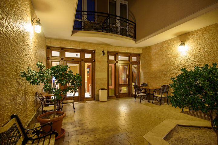 Hotel 68 of 80