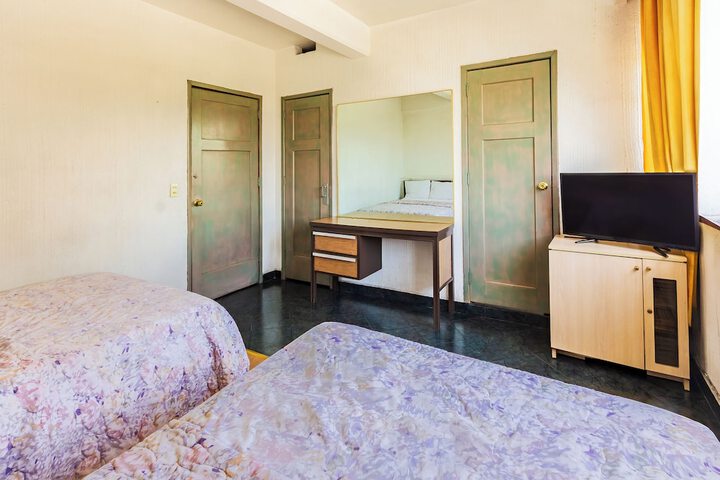 Room 13 of 39