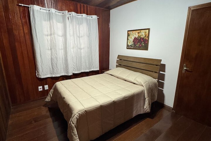 Room 6 of 25