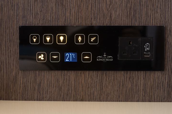 Room 37 of 100