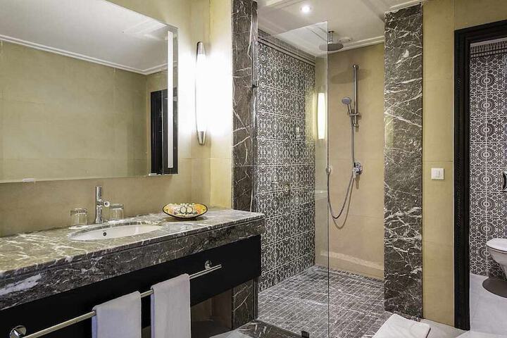 Clean Restrooms