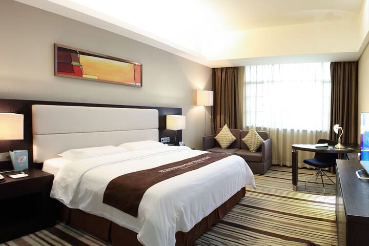 Room 9 of 25