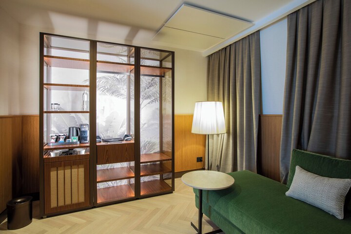 Room 8 of 47