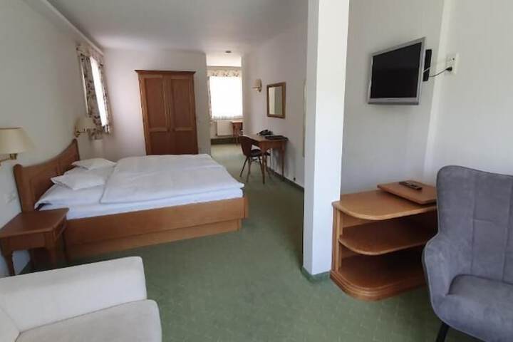 Room 8 of 42