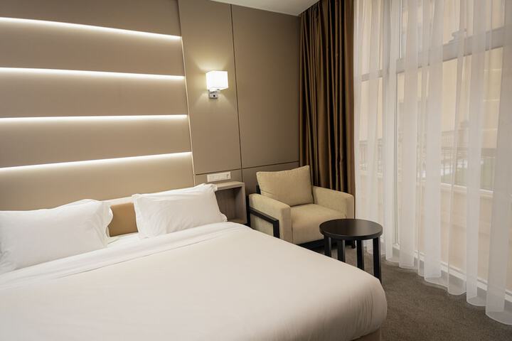 Room 10 of 35