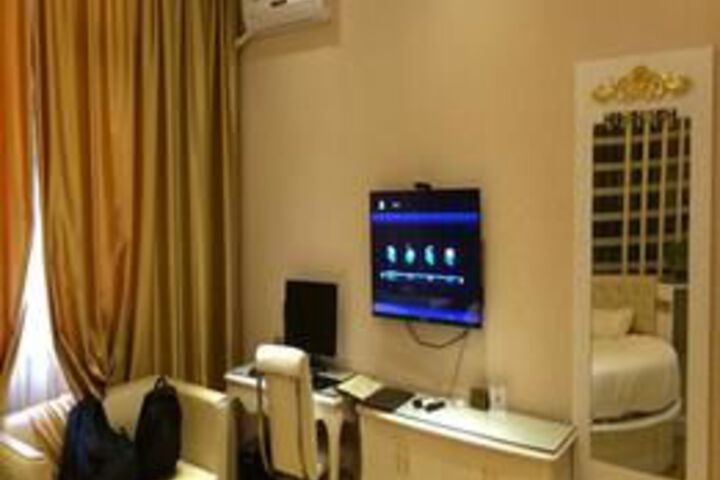 Room 30 of 83
