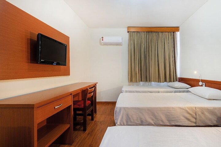 Room 12 of 32