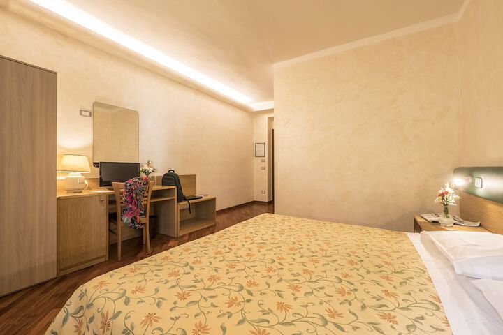 Room 15 of 70