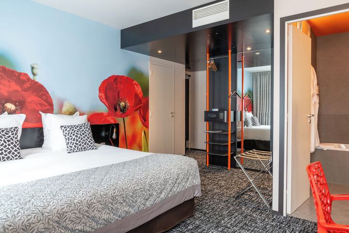 Room 25 of 74