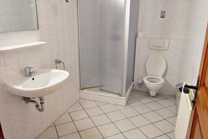 Room 65 of 86